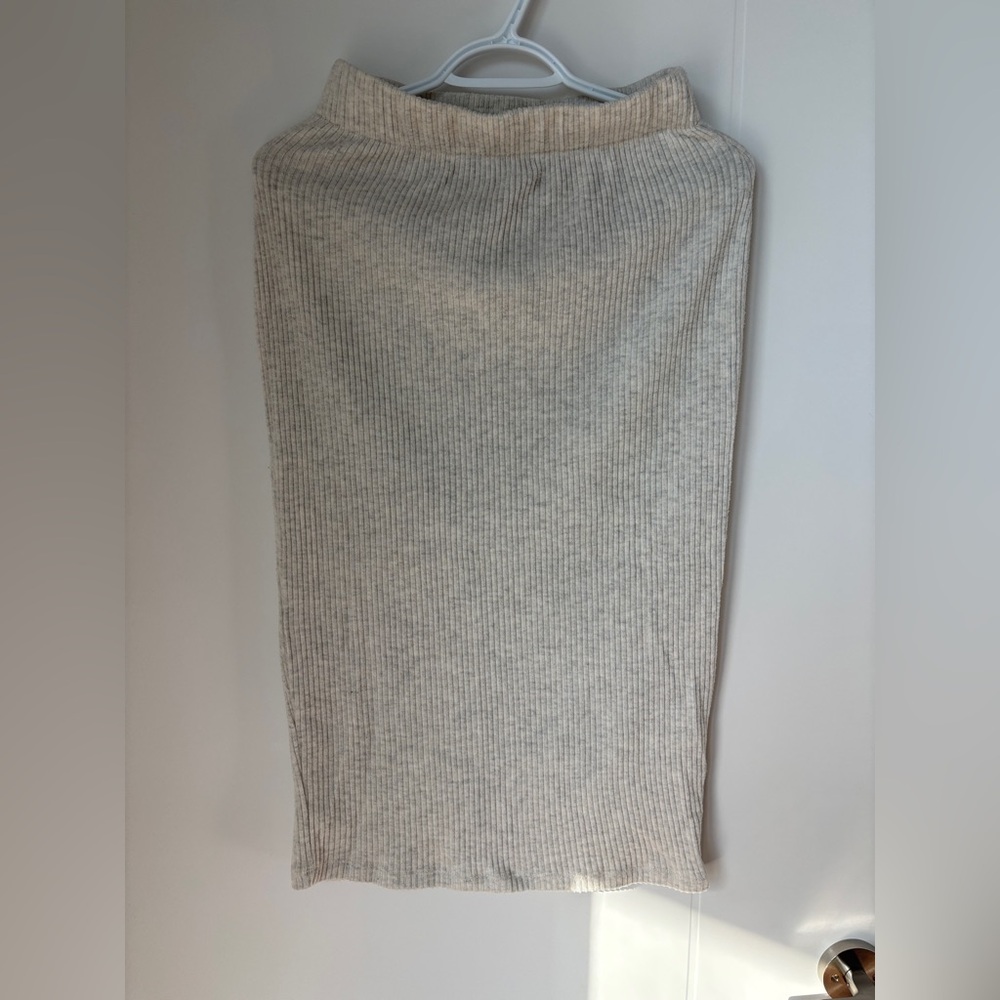 Aritzia Babaton heather light oatmeal Ribbed Pencil Skirt